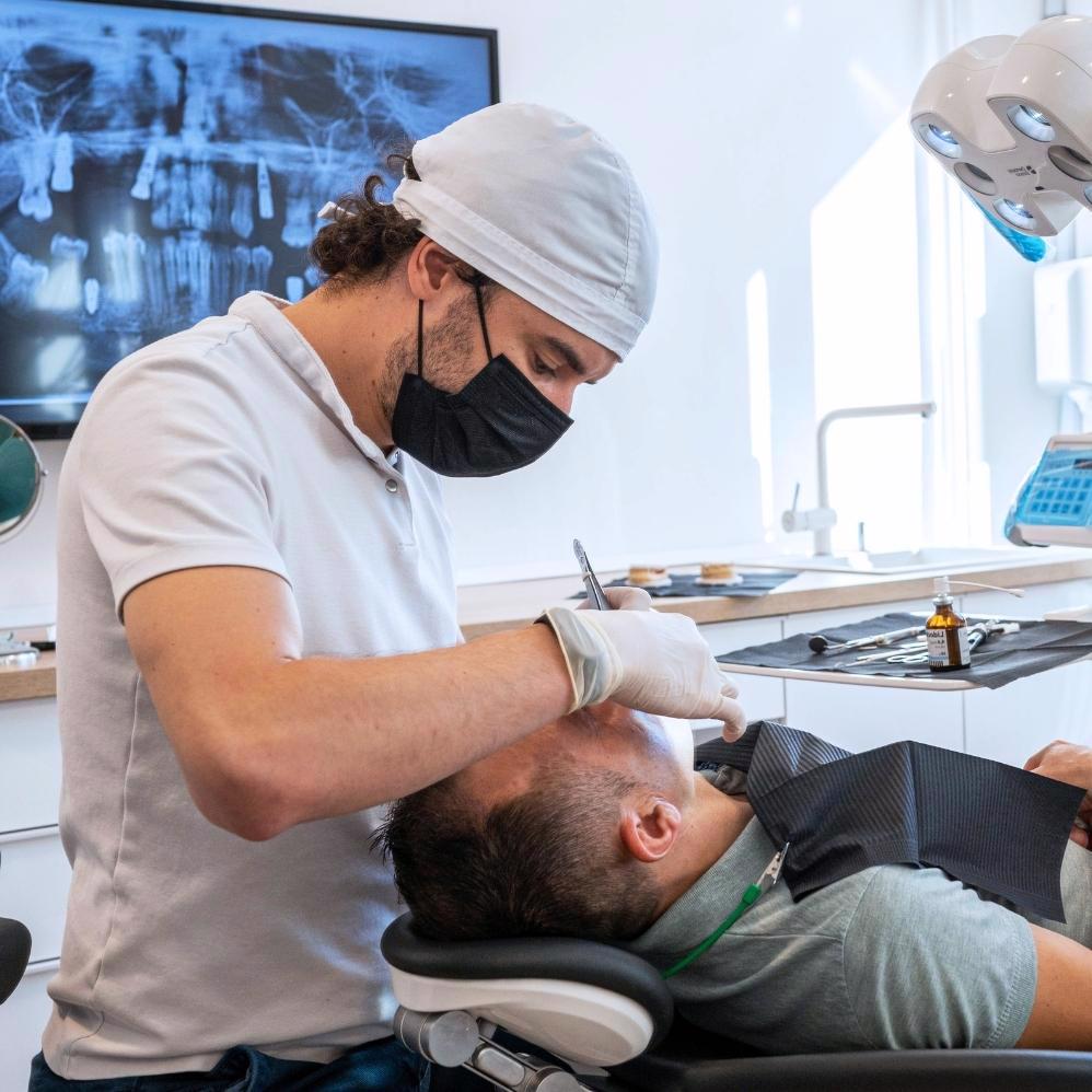 Parodontologie Cluj – Tratament Parodontoza